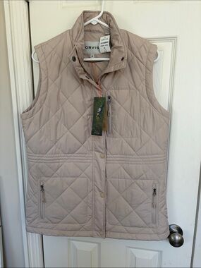 Orvis Quilted Puffer Vest in Light Taupe